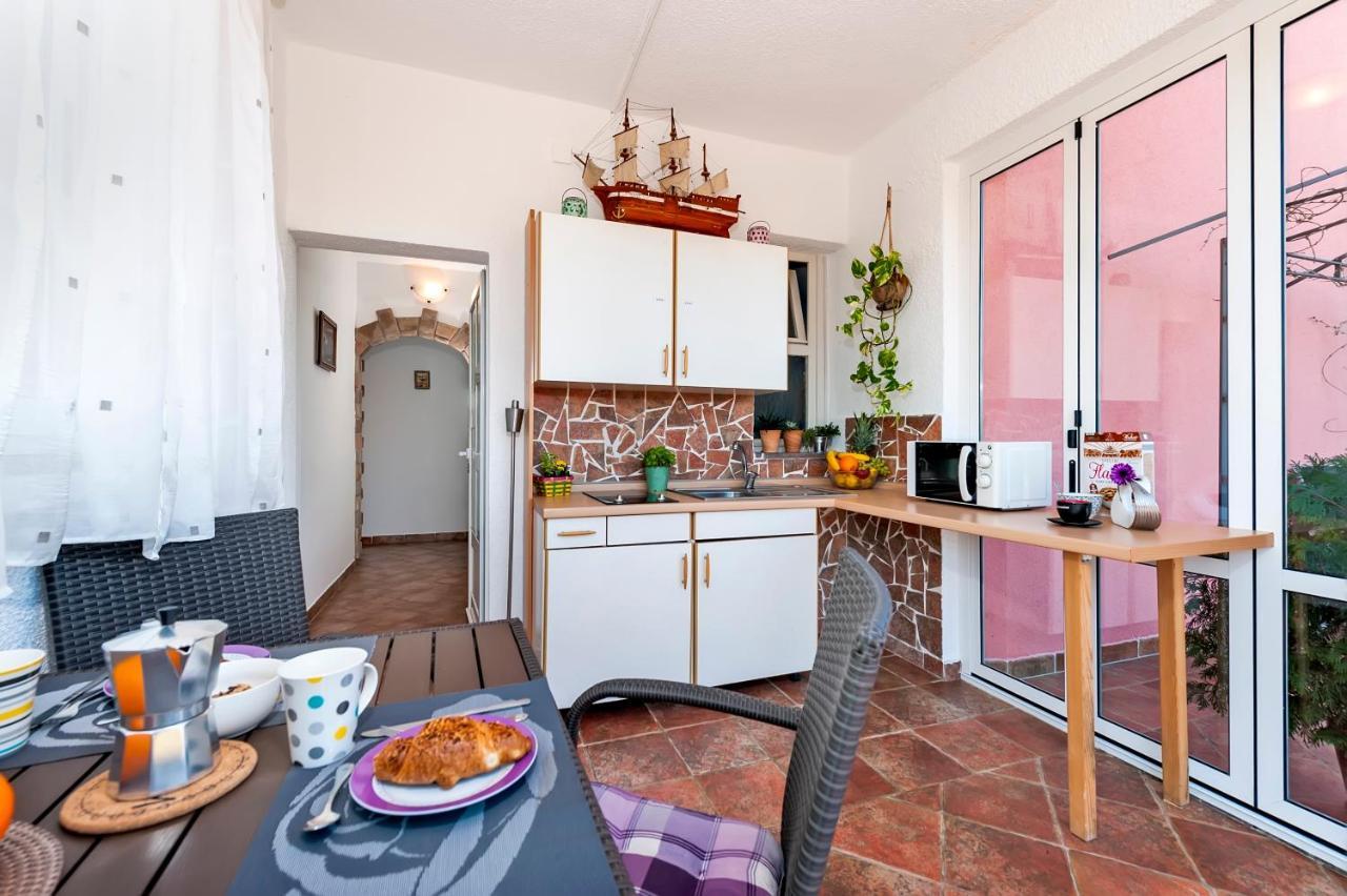 Apartment & Rooms Graciela Rovinj Exterior photo